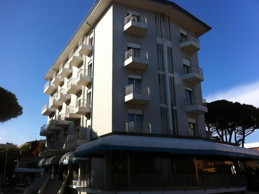 Umberto Hotel 3*